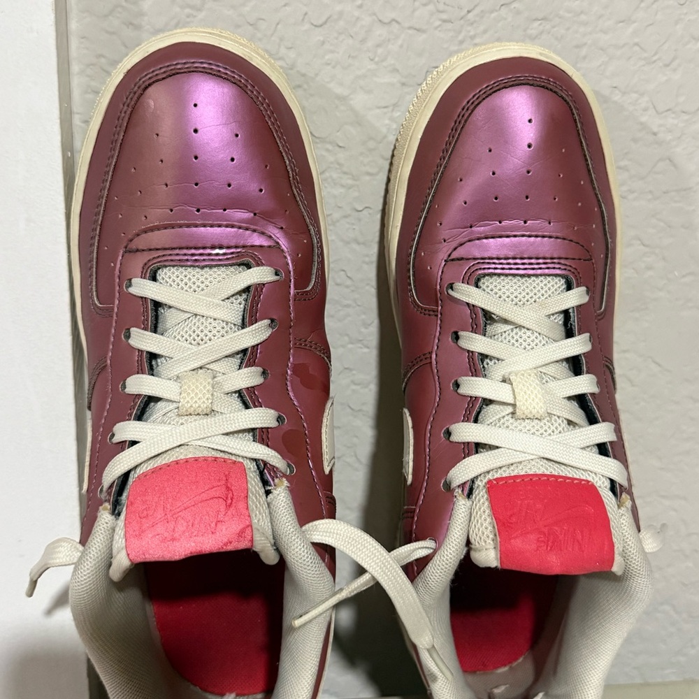 Nike Air Force 1 '07 LV8 Iridescent Track Red Pink - Picture 7 of 7